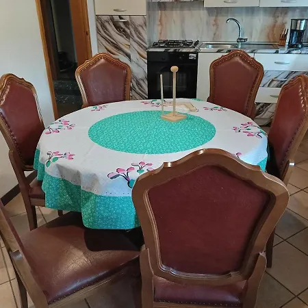 Hala's House Апартаменты Кастеллетто-сопра-Тичино