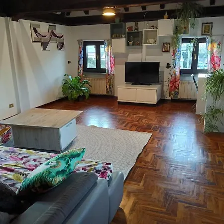 Hala's House Кастеллетто-сопра-Тичино